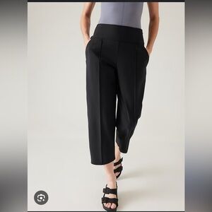 Athleta Stellar Wide Crop